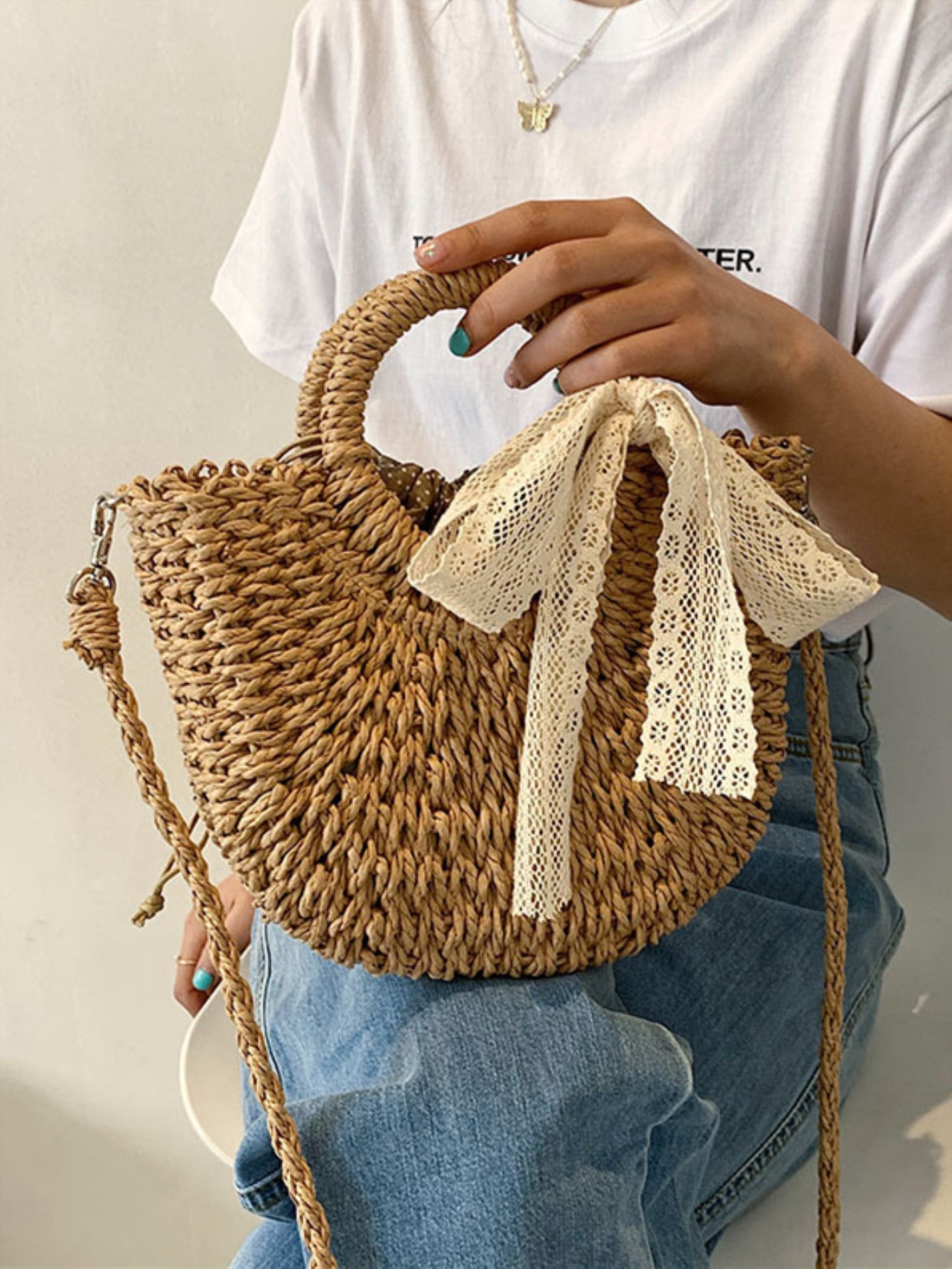 Yogodlns Straw Woven Crossbody Shoulder Bag Daisy Decor Handmade Small Purse Handbag Bohemia Summer Bag, Eye-Catching Beach Bag Summer