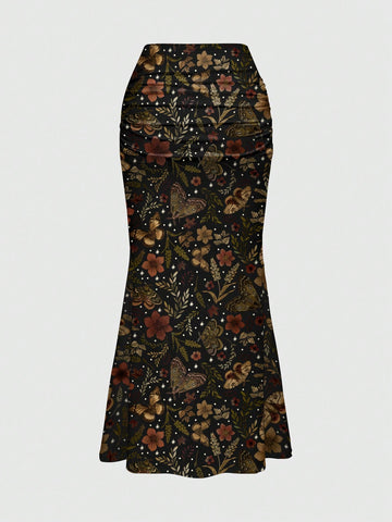 Black low waist ruched bodycon maxi skirt with sun and moon full print pattern on high stretch knitted fabric.
