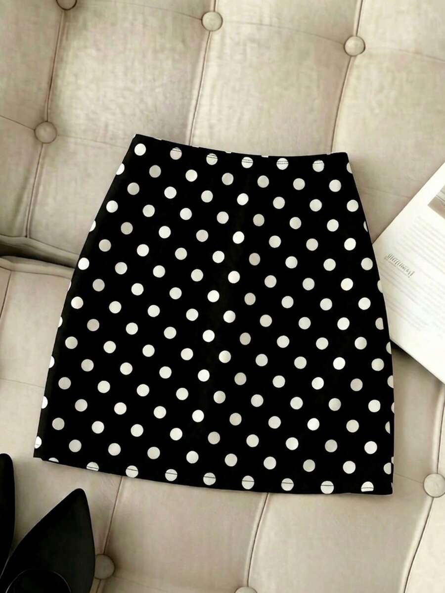 Women's short guipure lace skirt with lettuce trim and skinny mid-waist fit.