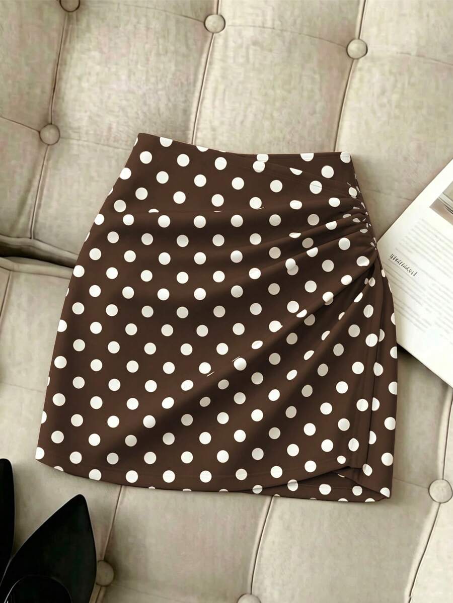 Women's short guipure lace skirt with lettuce trim and skinny mid-waist fit.