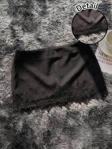 Women's low-waist black lace patchwork mini skirt with bodycon fit.