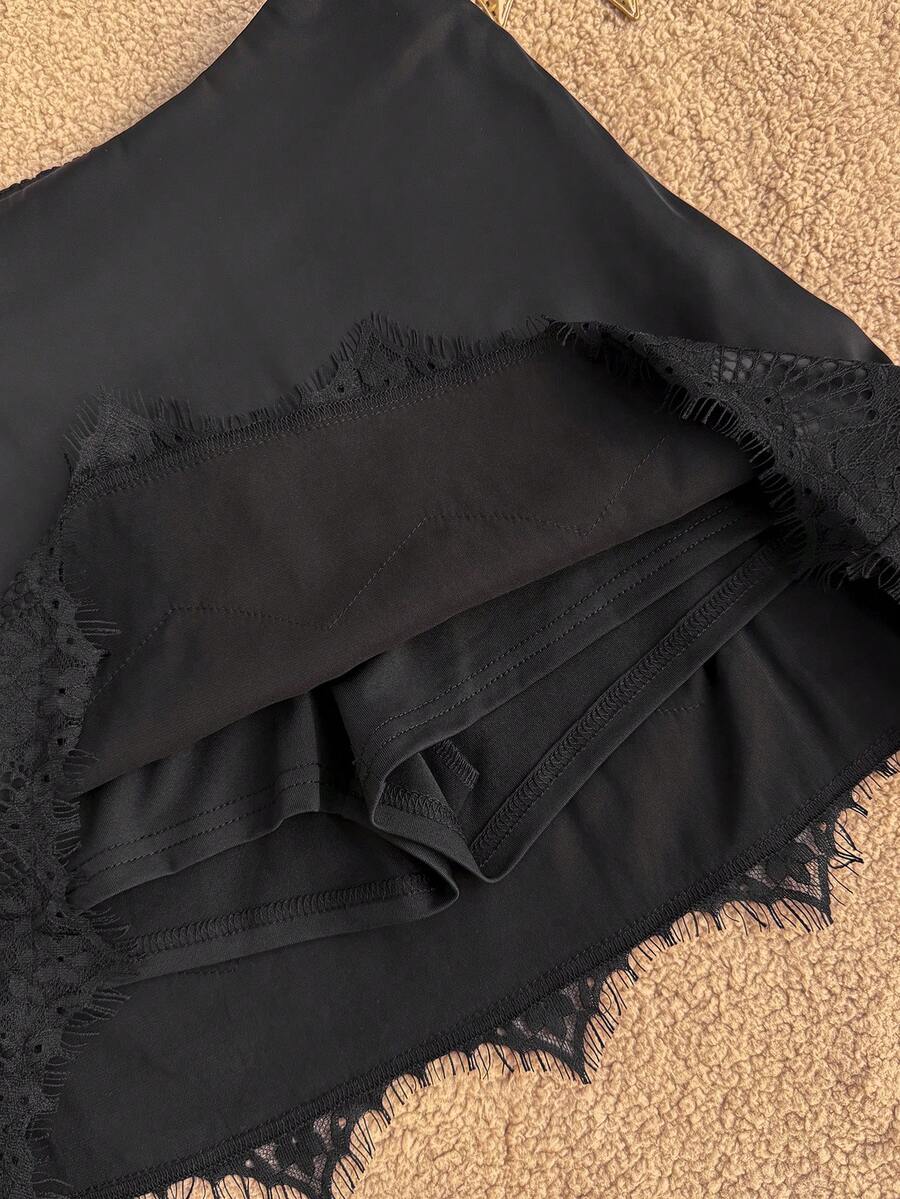 Women's low-waist black lace patchwork mini skirt with bodycon fit.