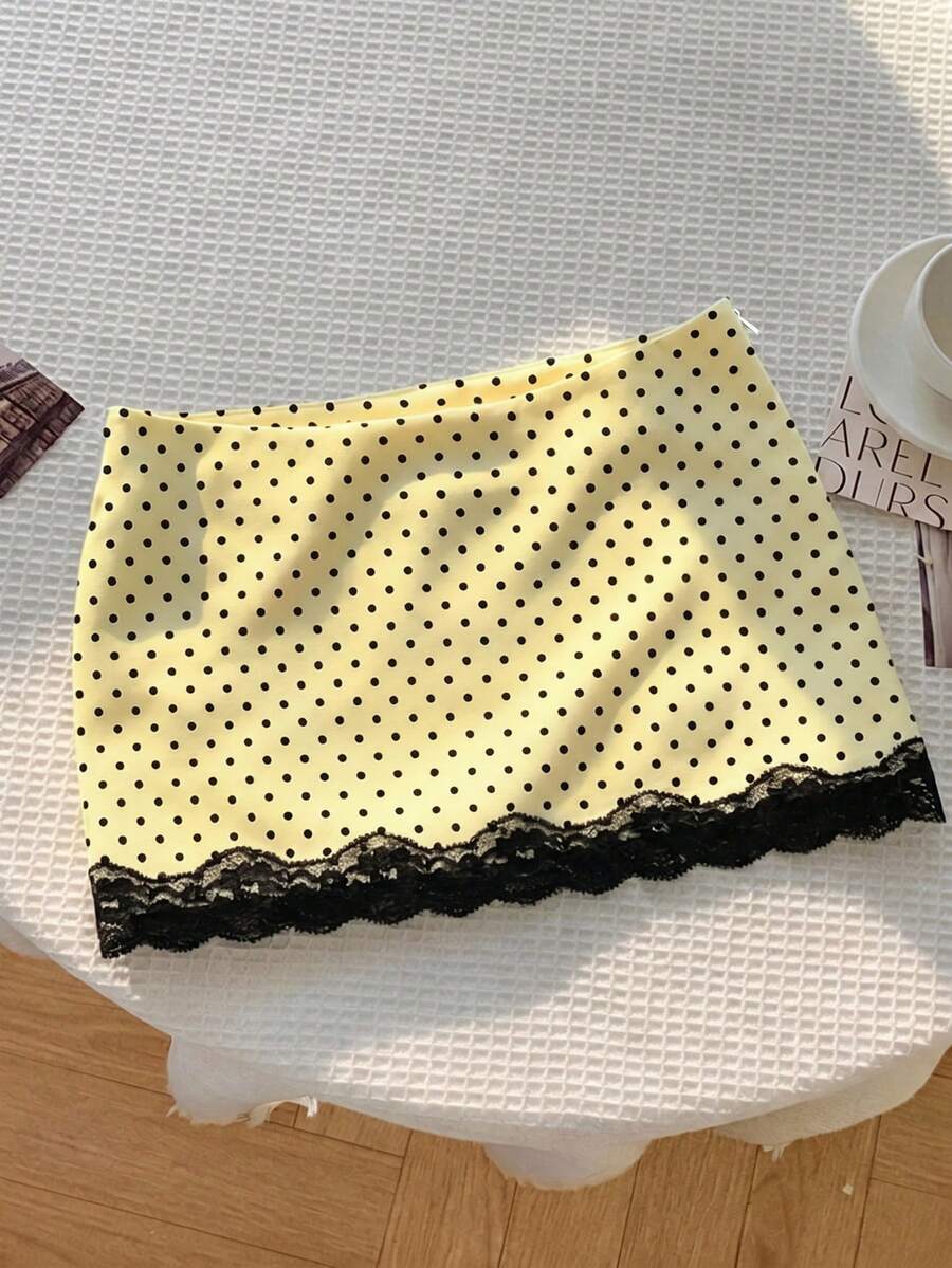 Women's white 100% cotton low waist mini skirt featuring a tropical print and zipper detail.