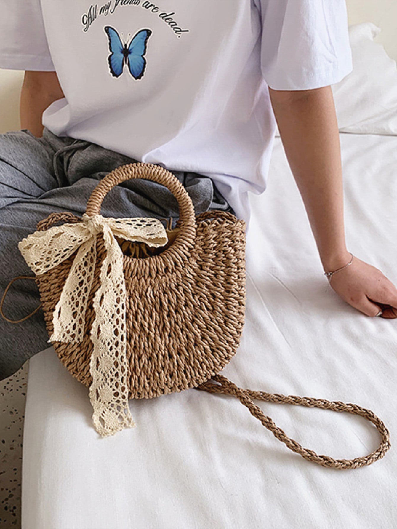 Yogodlns Straw Woven Crossbody Shoulder Bag Daisy Decor Handmade Small Purse Handbag Bohemia Summer Bag, Eye-Catching Beach Bag Summer