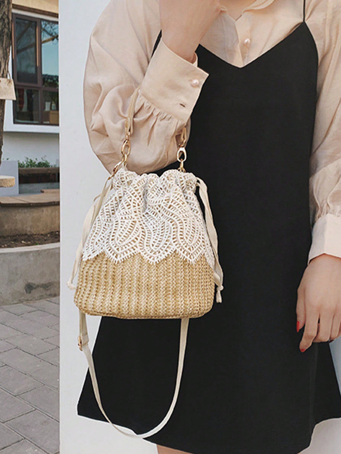 Gentle & Elegant Lace-Trimmed Straw Bucket Bag, Unique Design With Vacation Vibe