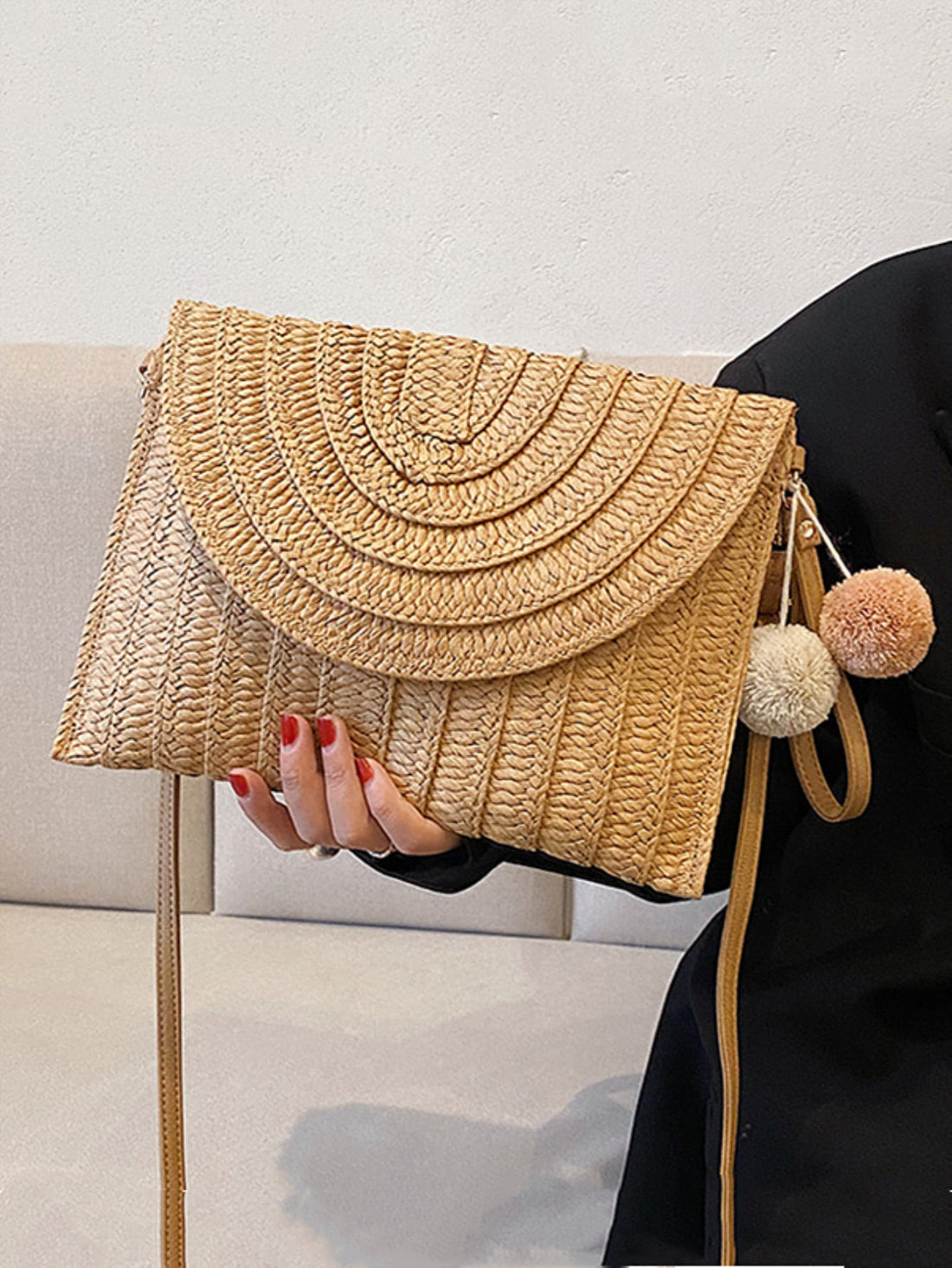 Summer Ladies Clutchbags Straw Woven Wallet Casual Portable Handmade Simple Elegant With Hairball Hanging