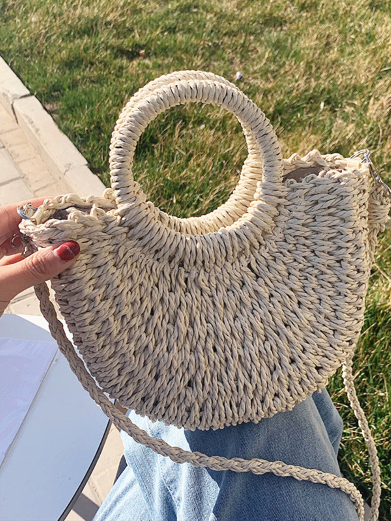 Yogodlns Straw Woven Crossbody Shoulder Bag Daisy Decor Handmade Small Purse Handbag Bohemia Summer Bag, Eye-Catching Beach Bag Summer