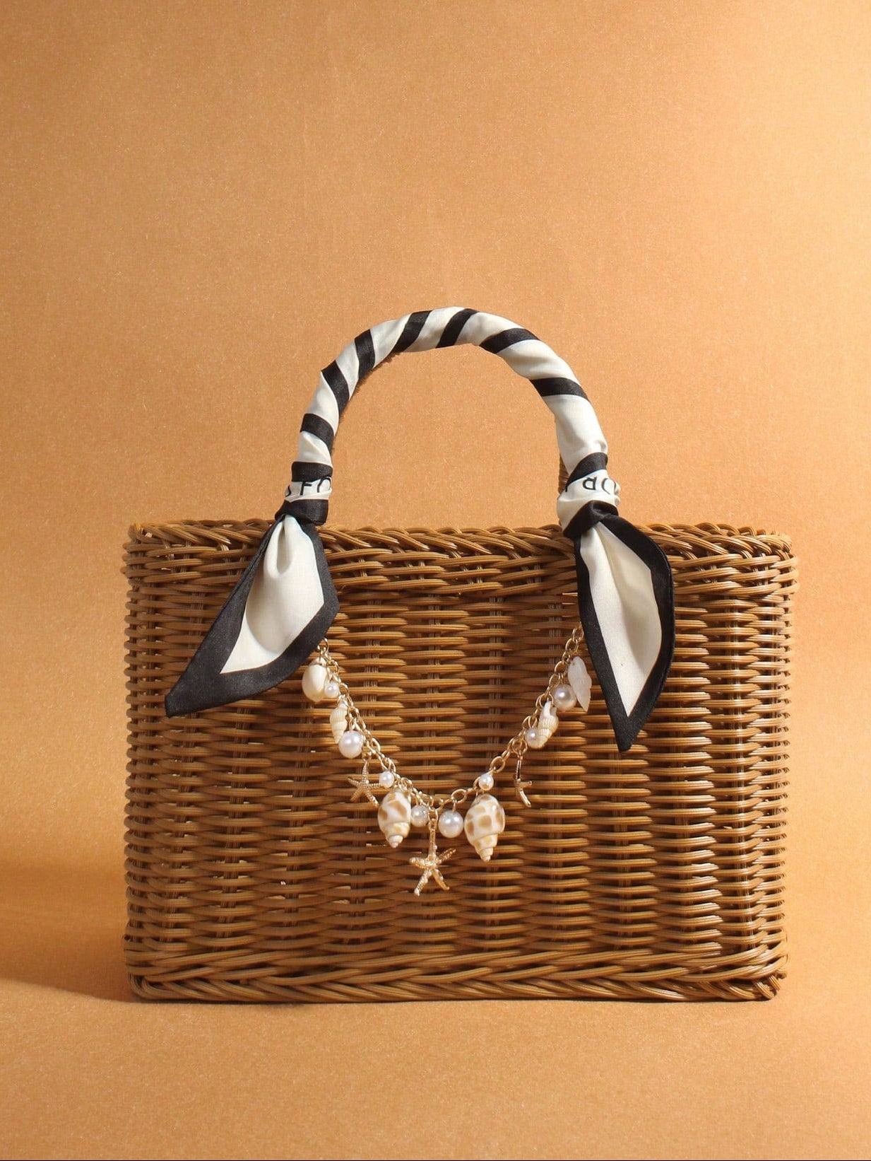 Summer New French Retro Handmade Vine Weaving Handbag Silk Scarf Handheld With Shell Sea Star Hanging Decoration Seaside Vacation Large Capacity Basket Package Daily Commuting Beach Leisure Party Travel
