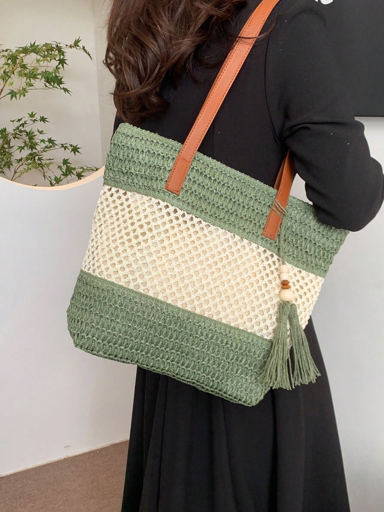 1pc New Holiday Tassel Pendant Bicolor Woven Beach Tote Bag, Casual Shoulder Handbag For Beach Trip
