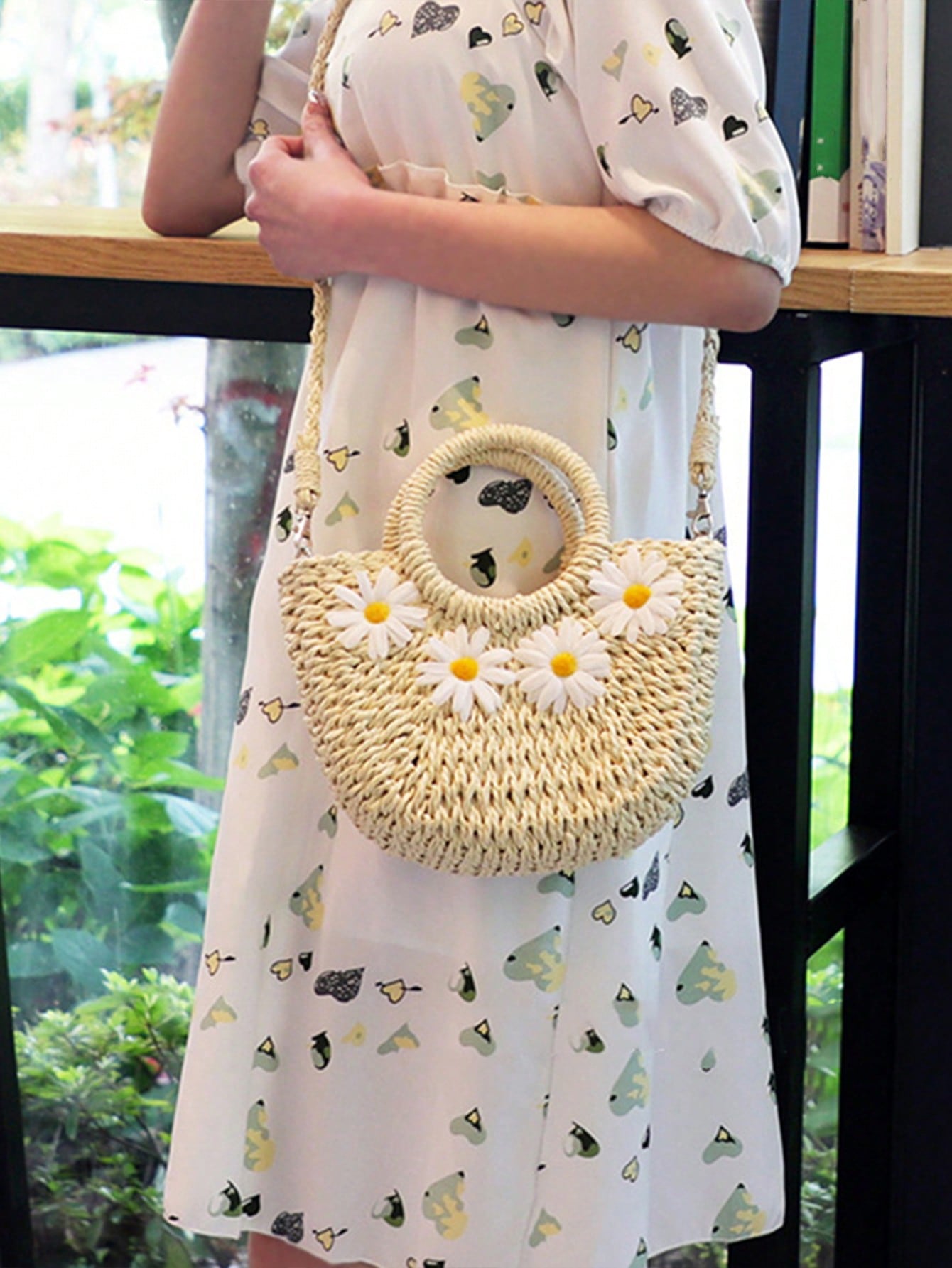 Yogodlns Straw Woven Crossbody Shoulder Bag Daisy Decor Handmade Small Purse Handbag Bohemia Summer Bag, Eye-Catching Beach Bag Summer