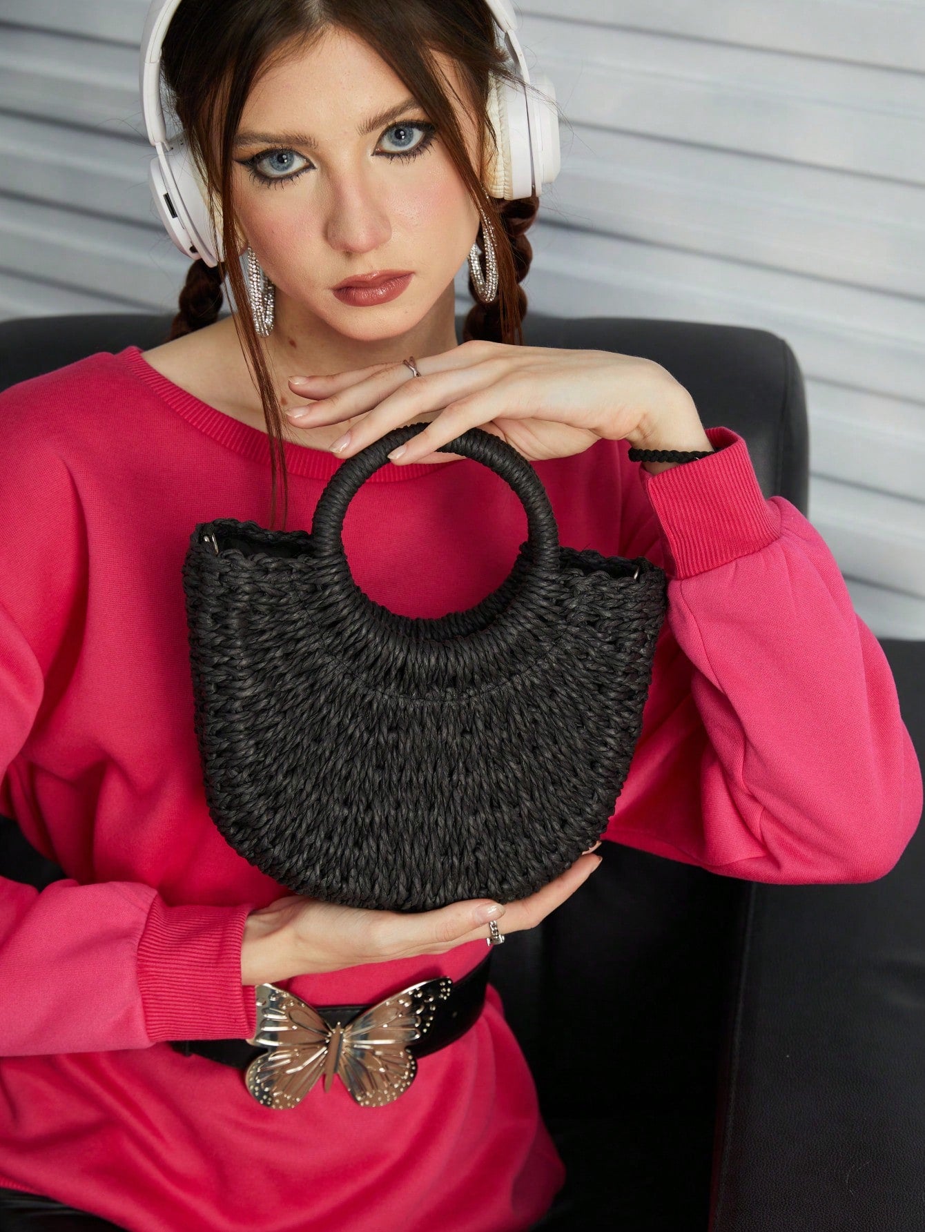Yogodlns Straw Woven Crossbody Shoulder Bag Daisy Decor Handmade Small Purse Handbag Bohemia Summer Bag, Eye-Catching Beach Bag Summer