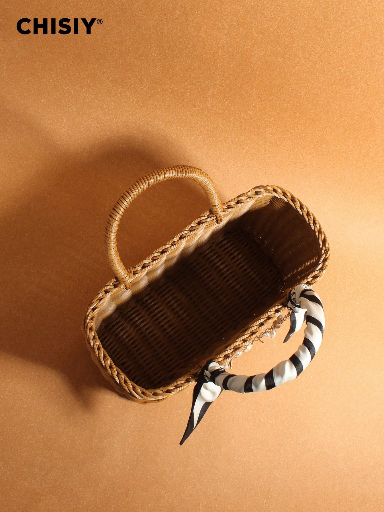 Summer New French Retro Handmade Vine Weaving Handbag Silk Scarf Handheld With Shell Sea Star Hanging Decoration Seaside Vacation Large Capacity Basket Package Daily Commuting Beach Leisure Party Travel