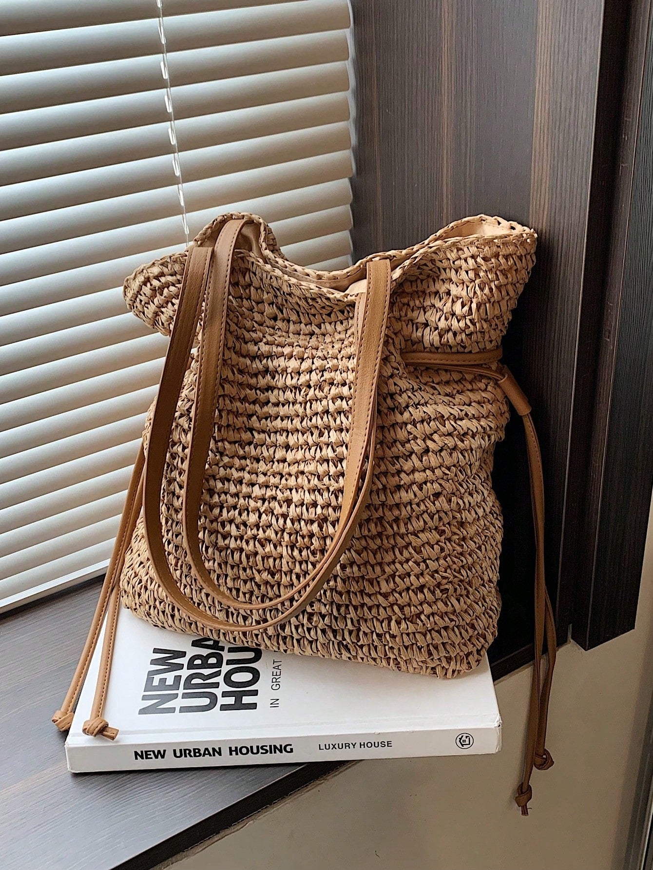 Fashionable Casual Versatile Solid Color Straw Tote Bag, Suitable For Holiday,