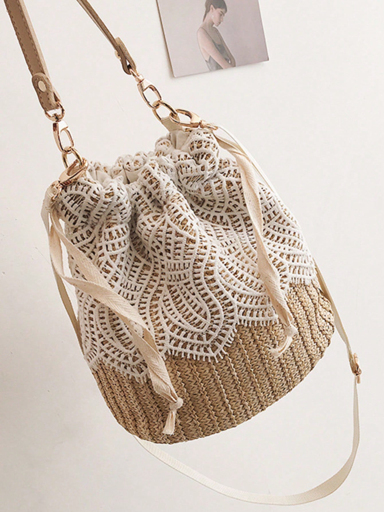 Gentle & Elegant Lace-Trimmed Straw Bucket Bag, Unique Design With Vacation Vibe