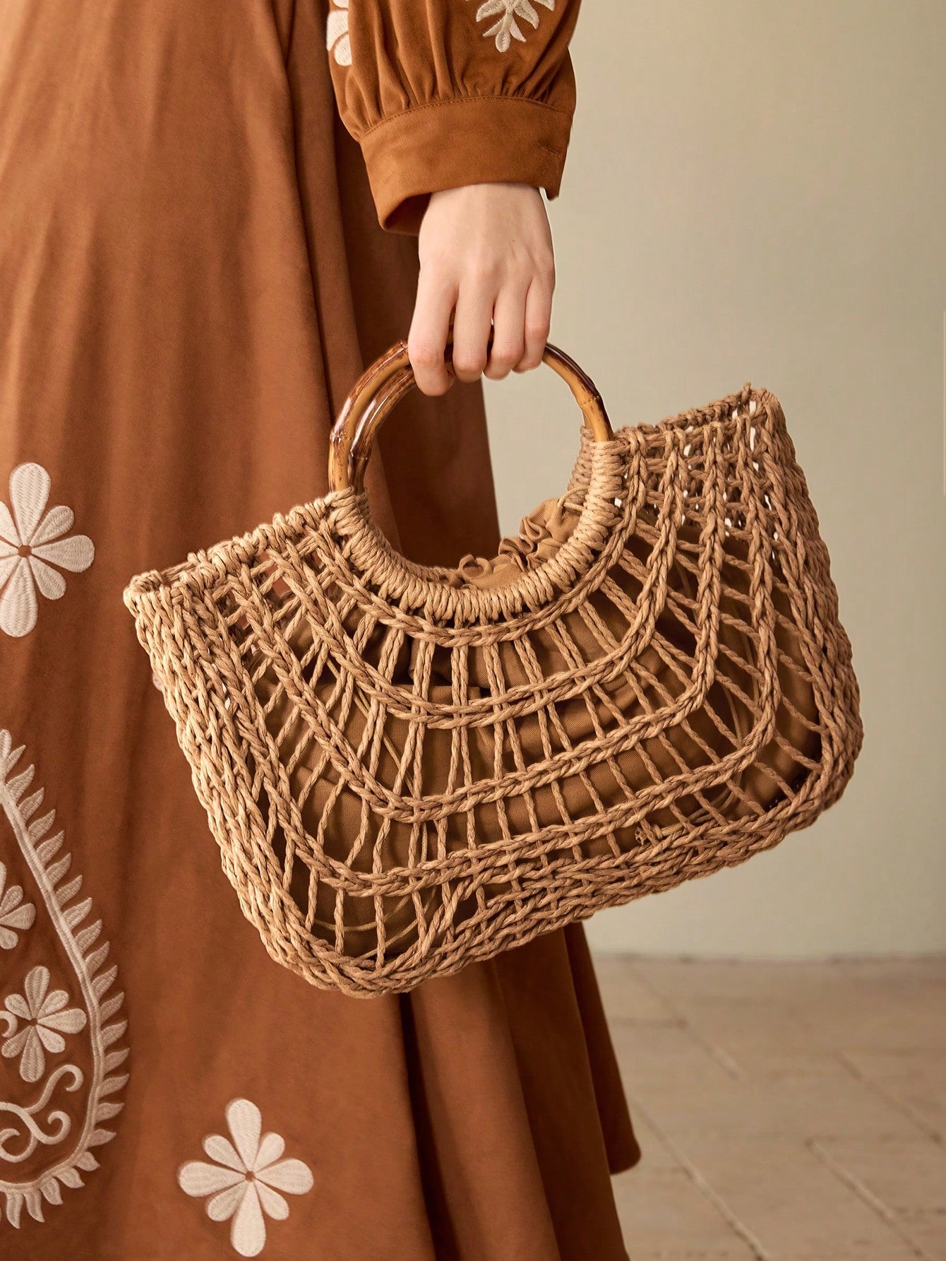 MOTF PREMIUM WOMEN'S FASHION HOLIDAY STRAW HOLLOW PORTABLE TOTE BAG, SUITABLE FOR VACATION TRAVEL
