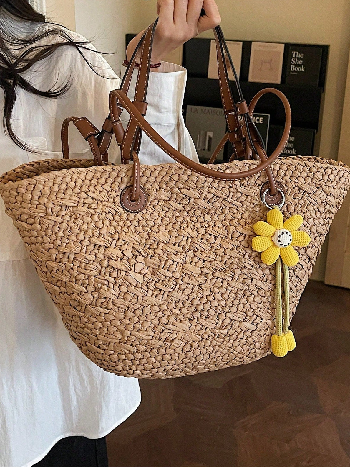 1pc Large Capacity Beach Vacation Tote Bag With Pendant, Casual Holiday Style Shoulder Bag
