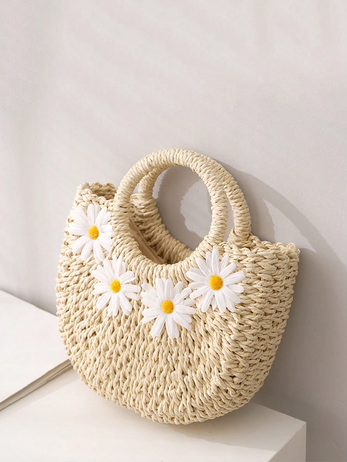 Yogodlns Straw Woven Crossbody Shoulder Bag Daisy Decor Handmade Small Purse Handbag Bohemia Summer Bag, Eye-Catching Beach Bag Summer